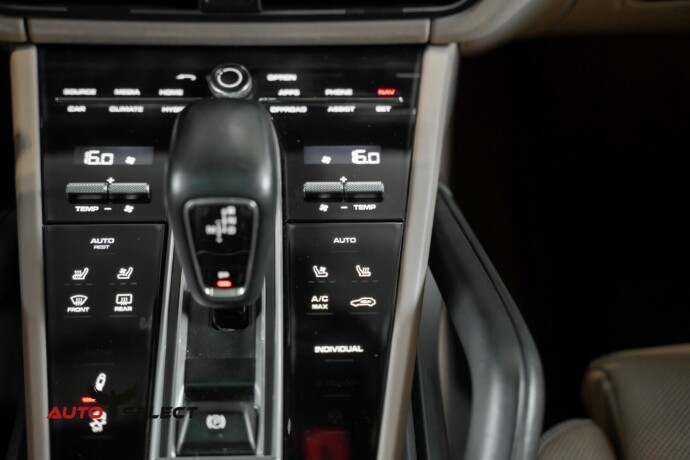 porsche-cayenne-elektrisitetbensin-2019-big-54