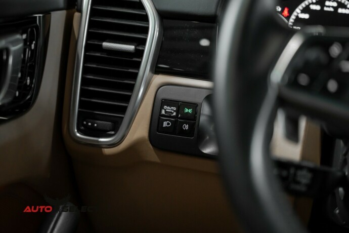 porsche-cayenne-elektrisitetbensin-2019-big-39