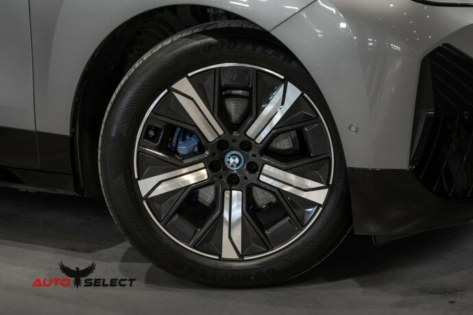 bmw-ix-xdrive-50-elektrisitet-2024-big-3