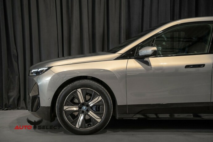 bmw-ix-xdrive-50-elektrisitet-2024-big-10