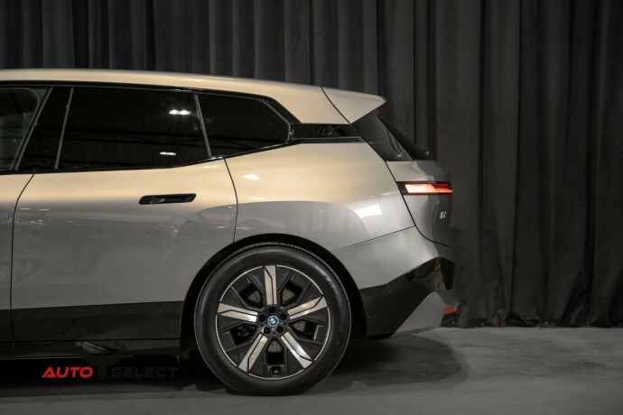 bmw-ix-xdrive-50-elektrisitet-2024-big-11