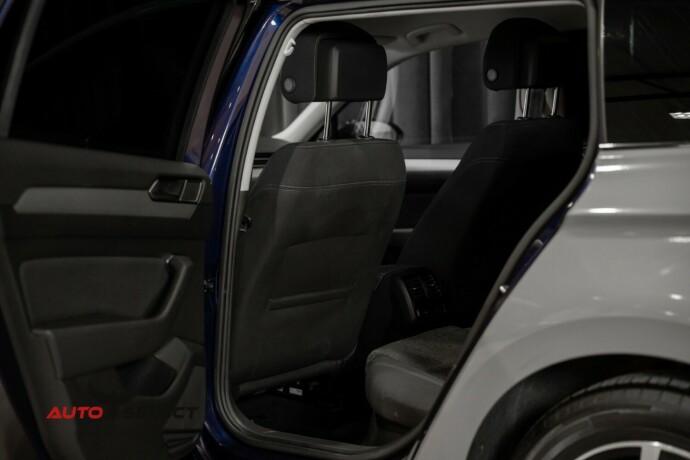 volkswagen-passat-diesel-2019-big-16