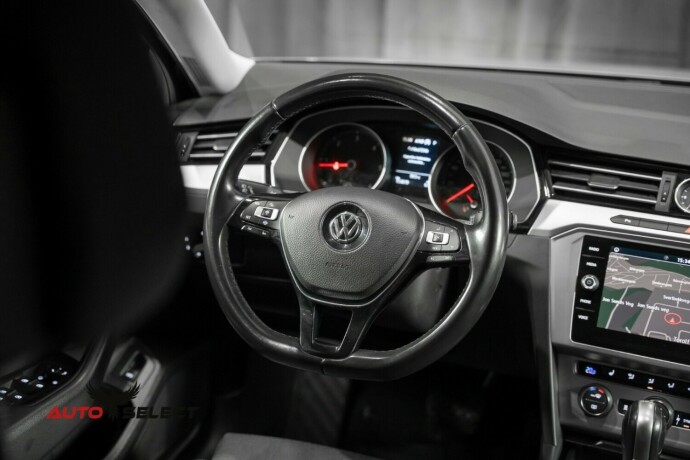 volkswagen-passat-diesel-2019-big-25
