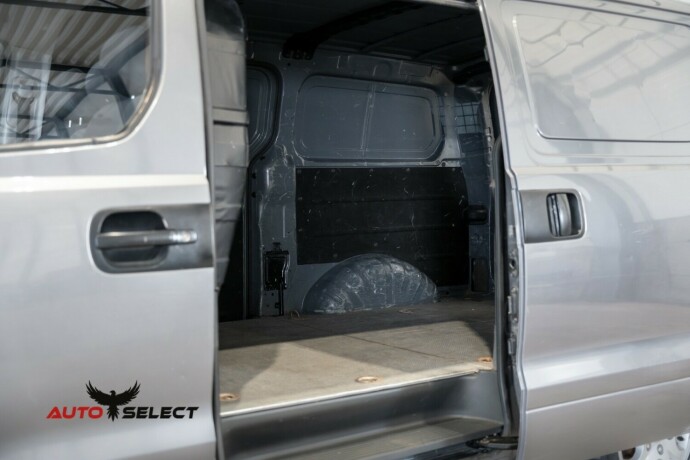 hyundai-h-1-diesel-2011-big-8