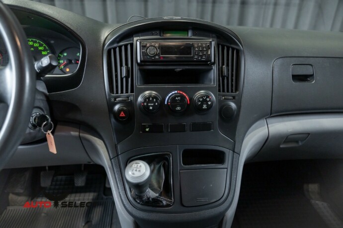 hyundai-h-1-diesel-2011-big-26