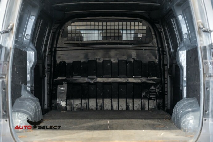 hyundai-h-1-diesel-2011-big-11