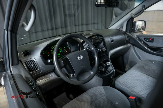 hyundai-h-1-diesel-2011-big-22