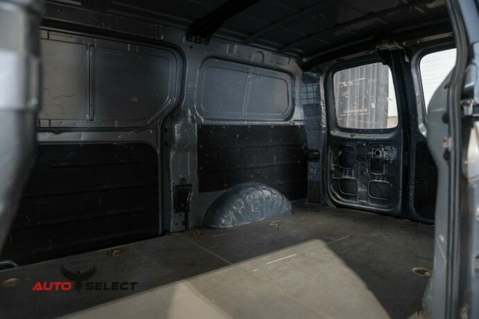 hyundai-h-1-diesel-2011-big-9