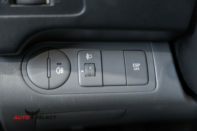 hyundai-h-1-diesel-2011-big-25