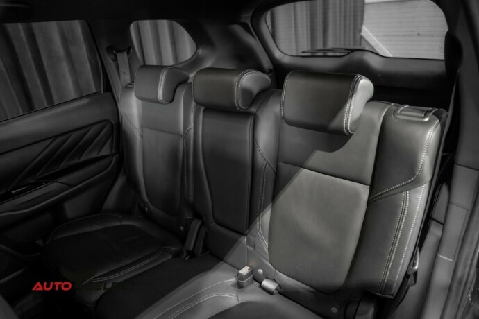 mitsubishi-outlander-elektrisitetbensin-2020-big-16