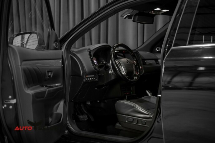mitsubishi-outlander-elektrisitetbensin-2020-big-20