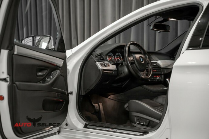 bmw-m5-bensin-2012-big-36