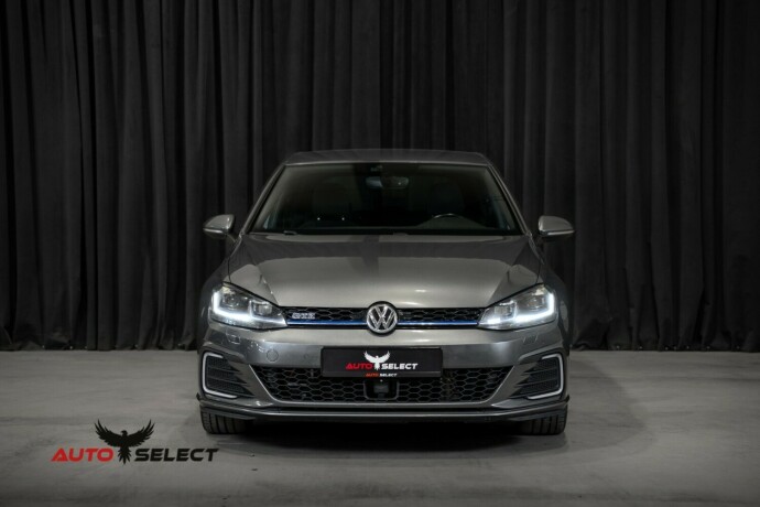 volkswagen-golf-elektrisitetbensin-2017-big-4
