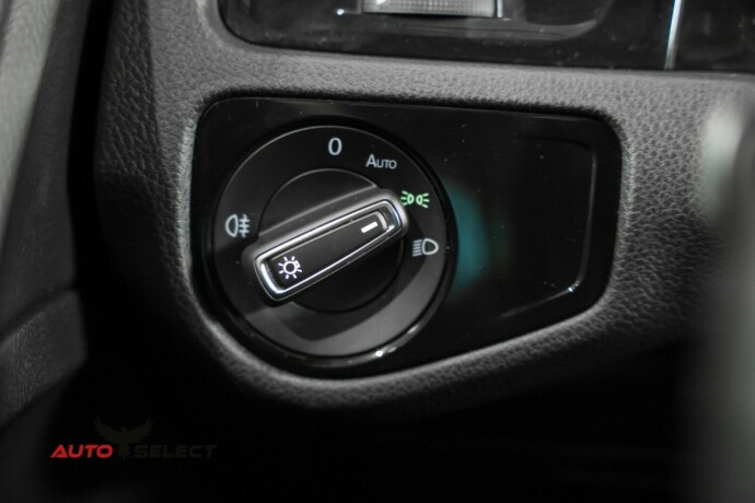 volkswagen-golf-elektrisitetbensin-2017-big-24