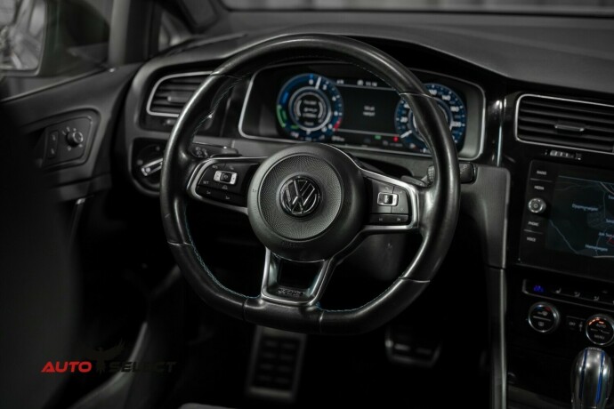 volkswagen-golf-elektrisitetbensin-2017-big-22