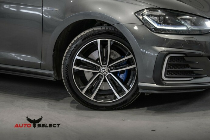 volkswagen-golf-elektrisitetbensin-2017-big-2
