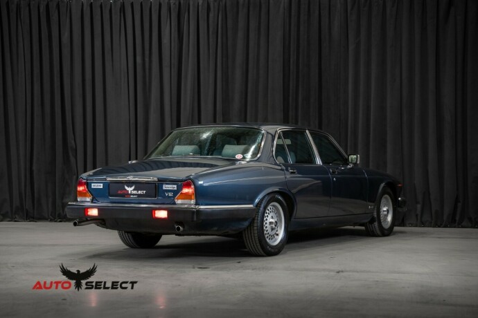 jaguar-xj-bensin-1986-big-17