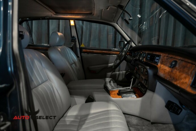 jaguar-xj-bensin-1986-big-24