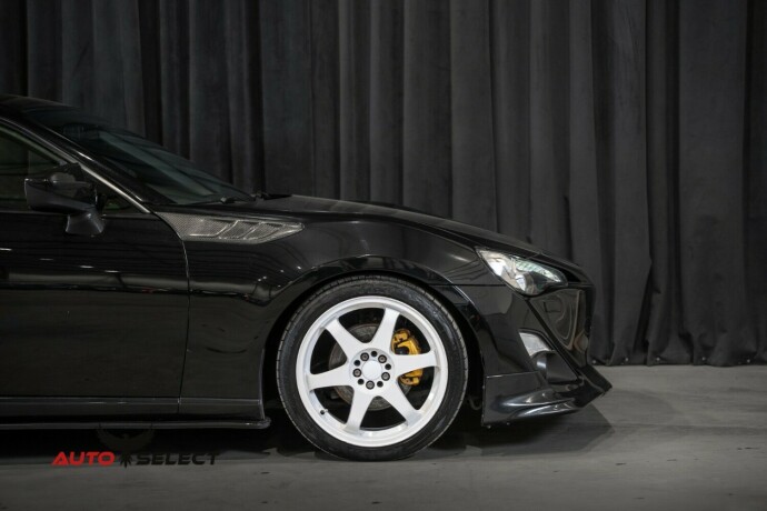 toyota-gt86-bensin-2012-big-18