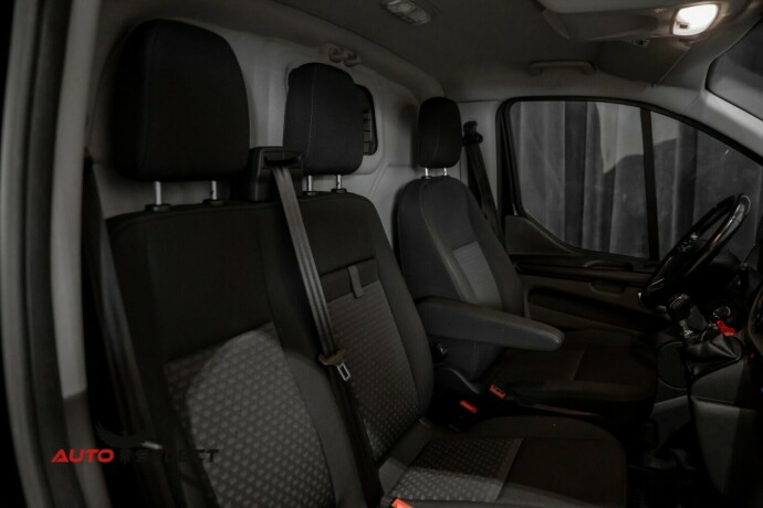 ford-transit-custom-diesel-2019-big-18