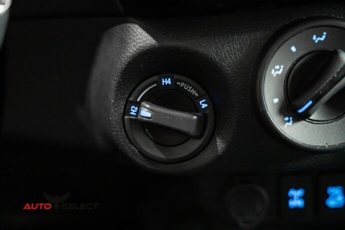 toyota-hilux-diesel-2016-big-31