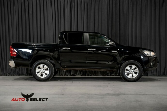 toyota-hilux-diesel-2016-big-11