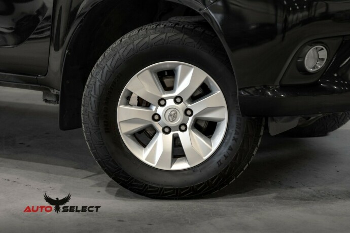 toyota-hilux-diesel-2016-big-2