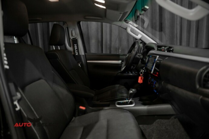 toyota-hilux-diesel-2016-big-17