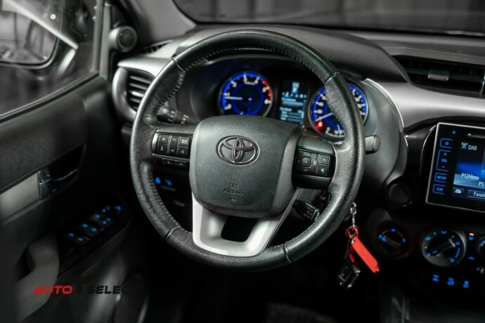 toyota-hilux-diesel-2016-big-22