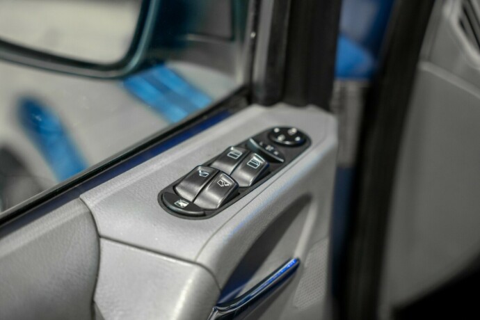 mercedes-benz-viano-diesel-2005-big-20