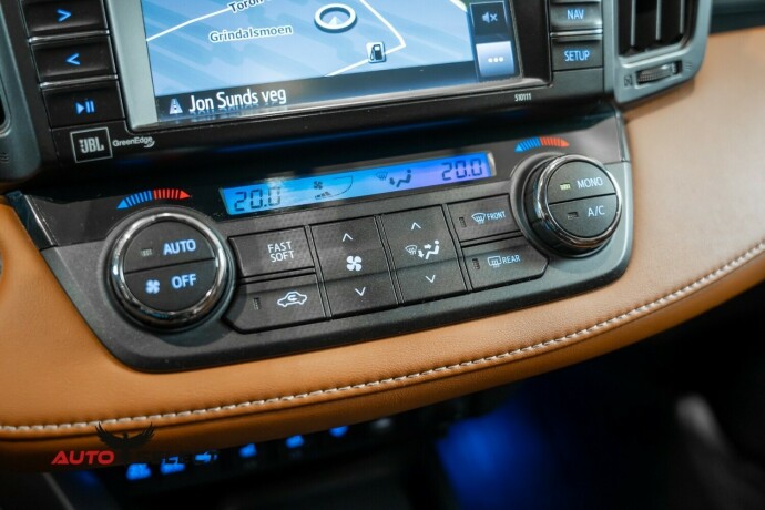 toyota-rav4-elektrisitetbensin-2017-big-35