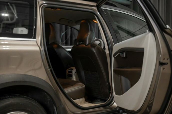 volvo-xc-70-diesel-2010-big-12