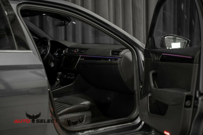 skoda-superb-diesel-2019-big-19