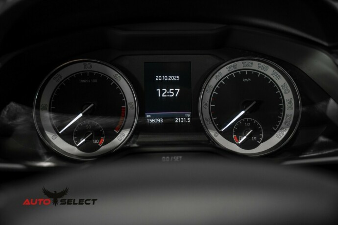 skoda-superb-diesel-2019-big-33