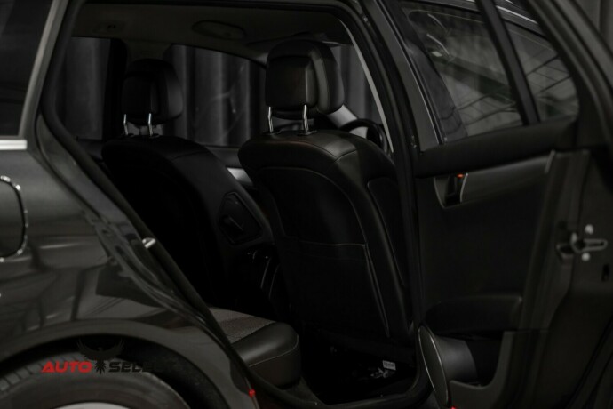 mercedes-benz-c-klasse-bensin-2011-big-13