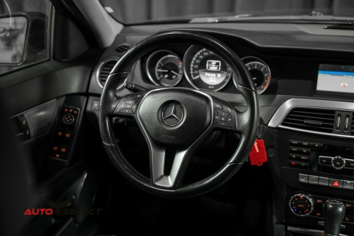 mercedes-benz-c-klasse-bensin-2011-big-24