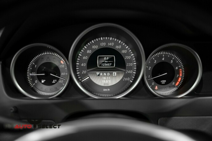 mercedes-benz-c-klasse-bensin-2011-big-28