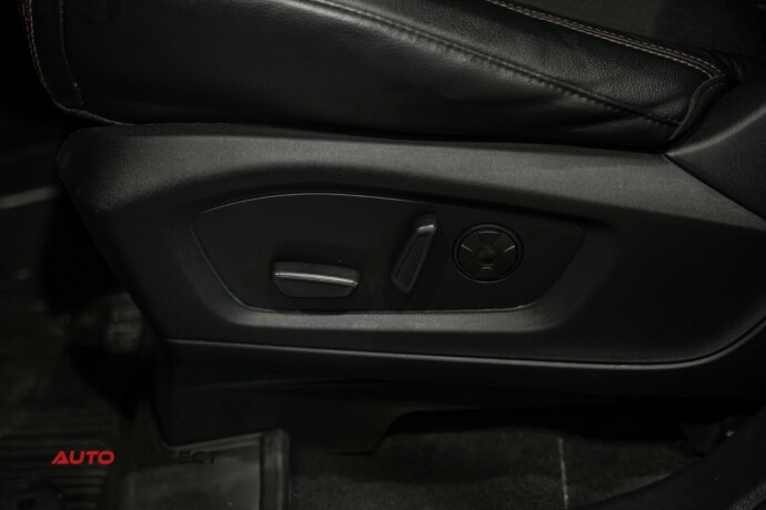 ford-explorer-elektrisitetbensin-2021-big-30