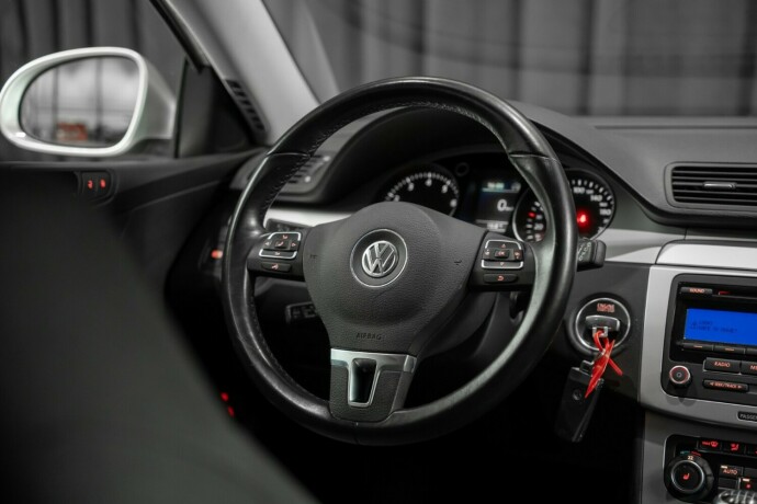 volkswagen-passat-bensin-2010-big-25