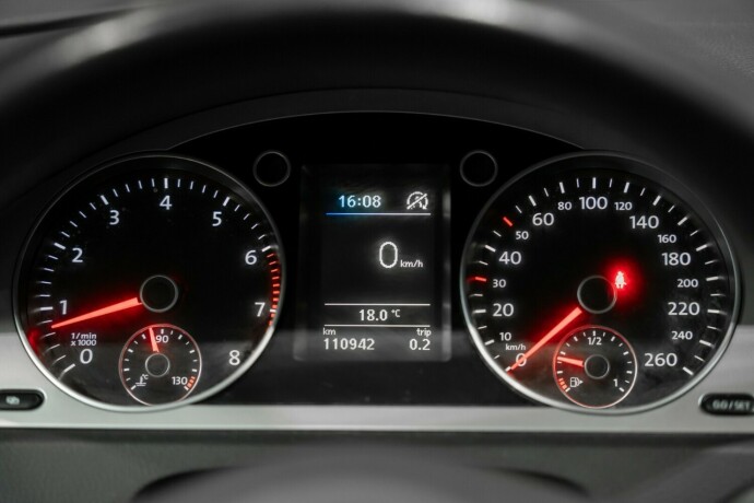 volkswagen-passat-bensin-2010-big-30