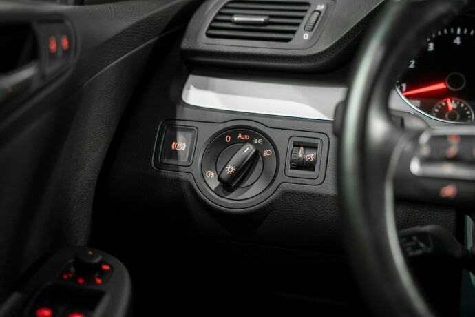 volkswagen-passat-bensin-2010-big-27