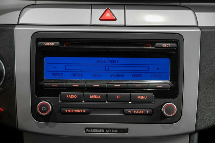 volkswagen-passat-bensin-2010-big-38