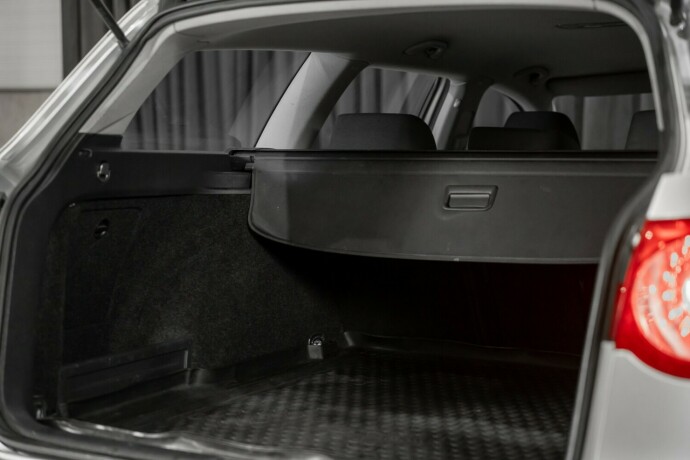 volkswagen-passat-bensin-2010-big-10