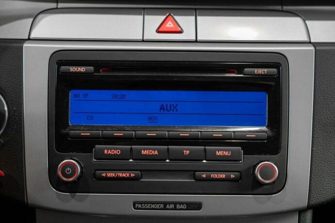 volkswagen-passat-bensin-2010-big-37