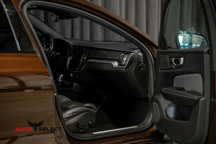 volvo-v60-elektrisitetbensin-2019-big-22