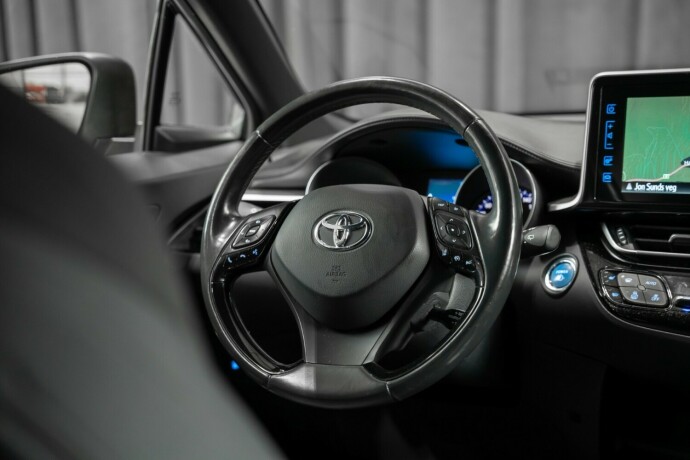 toyota-c-hr-elektrisitetbensin-2018-big-22