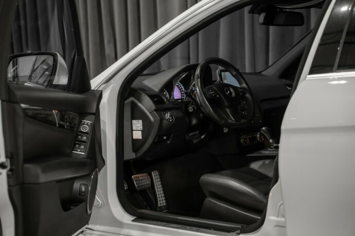 mercedes-benz-c-klasse-bensin-2008-big-29