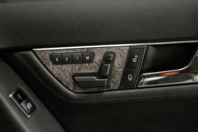 mercedes-benz-c-klasse-bensin-2008-big-23
