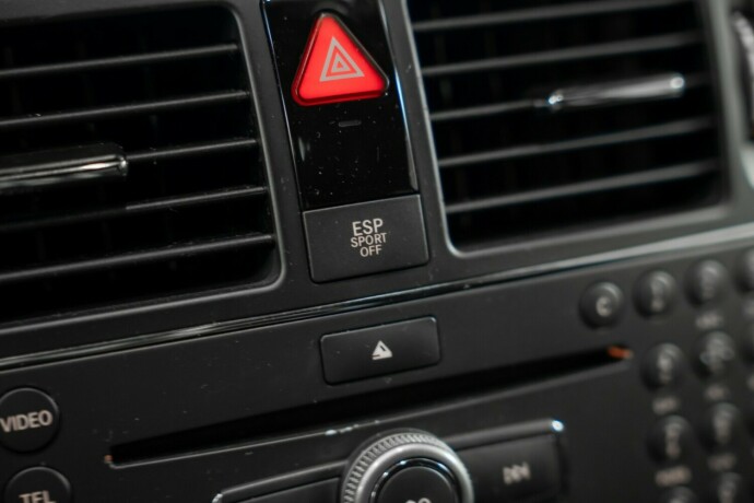 mercedes-benz-c-klasse-bensin-2008-big-48