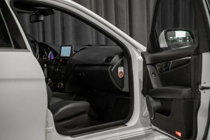 mercedes-benz-c-klasse-bensin-2008-big-22